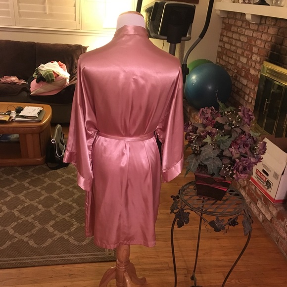 •NWOT• Victoria's Secret Pastel Pink Satin Robe - Picture 4 of 12
